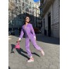 Яркий комбинезон из велюра с поясом