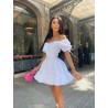 Платье с оголенными плечиками и пышной юбочкой
