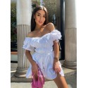 Платье с оголенными плечиками и пышной юбочкой